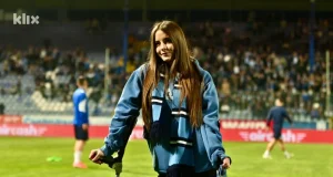 Divni prizori: Željezničar ugostio djevojčicu Ellu koja je teško povrijeđena u tramvajskoj nesreći