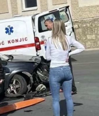 Teška saobraćajna nesreća u Konjicu: Jedna osoba zadobila teške povrede(FOTO)