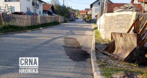 Stravičan pokušaj ubistva u bh. gradu: Sa automobilom pregazio komšiju pred djecom zbog poštanskog sandučića(FOTO)