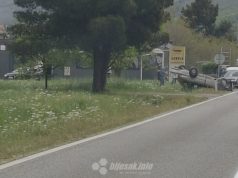 Teža nesreća na M-17: Automobil završio na krovu, saobraćaj obustavljen