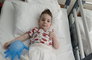 Maleni heroj treba našu pomoć: Pomozimo preslatkom Medinu da živi život kao druga djeca, dijelite što više