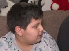 Teška sudbina porodice iz Jablanice: Majka izgubila moć govora, sin se bori s bolešću, a njegova želja slama srca – “Volio bih da mi mama živi sto godina..”(VIDEO)