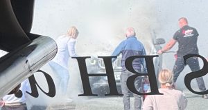 Drama na relaciji Mostar–Sarajevo: Automobil u plamenu, hrabra vozačica autobusa pritekla u pomoć!