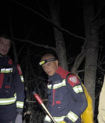 Bravo za naše vatrogasce: Požar u Doljanima u potpunosti ugašen, intervencija uspješno okončana (FOTO)