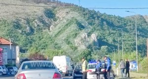 VOZAČI OPREZ: Saobraćajna nesreća na M-17 kod Mostara, policija na terenu(FOTO)