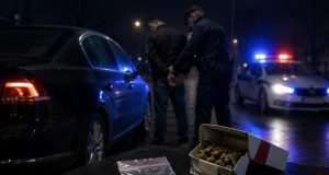 Noćna kontrola u Jablanici: Suvozač lišen slobode zbog sumnje na posjedovanja opojnih droga