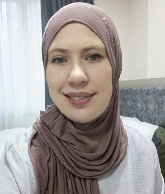 Divna vijest koja vraća vjeru u ljude: Za manje od 24 sata prikupljena sredstva za liječenje hrabre Ajne, mlade majke četvero djece