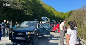 Objavljeni detalji teške saobraćajne nesreće na M-17 kod Konjica: Jedna osoba zadobila teške povrede, saobraćaj bio potpuno obustavljen(FOTO)