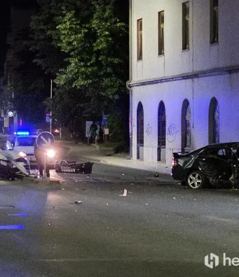 Teška saobraćajna nesreća u Mostaru: Pet osoba povrijeđeno, intervenisali vatrogasci (FOTO)