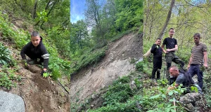 Selo koje ne odustaje: Mještani Zlata zasadili 200 sadnica tamo gdje je bujica sve odnijela u razornim poplavama(FOTO)