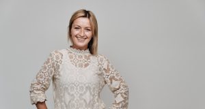 Jablaničanka Eldina Čiča vodi tim od 27 njegovatelja u Katholisches Stadtdekanat Stuttgart – primjer uspjeha i profesionalnog napredovanja u Njemačkoj: “Najviše me dirnu trenuci iskrene zahvalnosti starijih ljudi i djece…”