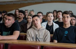 Lijepa praksa u Jablanici se nastavlja: Svi maturanti dobijaju jednokratnu novčanu pomoć – evo o kojem iznosu je riječ