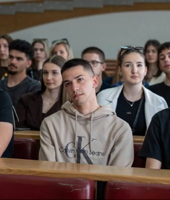 Lijepa praksa u Jablanici se nastavlja: Svi maturanti dobijaju jednokratnu novčanu pomoć – evo o kojem iznosu je riječ