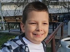 Maleni heroj iz Bugojna treba našu pomoć: Dječak Ernas ne može samostalno hodati, pomozimo mu da bude kao druga djeca