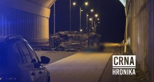 Jeziva nesreća u bh. gradu: Automobil sletio s nadvožnjaka, vozač poginuo na licu mjesta – svjedoci u šoku