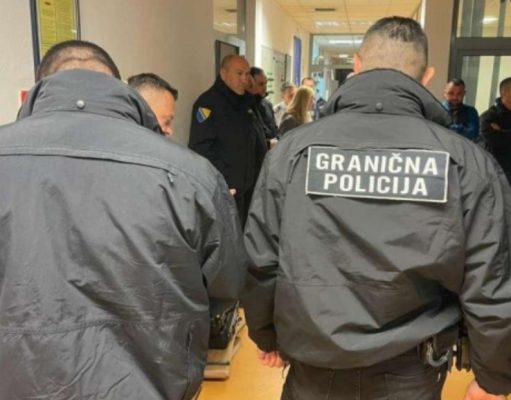 U Hercegovini zaustavljen Renault s 12 migranata, uhapšen državljanin Albanije