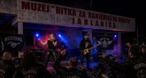 Rock and roll i motori ovog vikenda preuzimaju Jablanicu: MK Kilmister organizuje prvi veliki moto party uz bendove Mustang i Noćni voz!