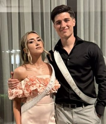 Zablistali na maturskoj večeri jubilarne 50. generacije: Ema Palić i Mirza Begović ovogodišnji su miss i mister mature u Jablanici!(FOTO)