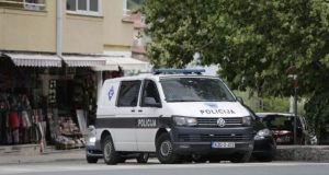 Kao u pjesmi “Pišonja i Žuga”: Muškarac u Tarčinu ukrao autobus pa ga policija uhapsila u Jablanici