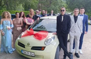 Gesta koja je dirnula cijelu školu: Maturanti razrednici “ukrali” i obnovili automobil kojim spašava napuštene životinje – “Izuli su me iz cipela ovim poklonom..”