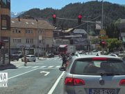 Kolaps prema Hercegovini i moru: Kilometarske kolone od Bradine do Konjica, vozači ponovo na mukama zbog semafora