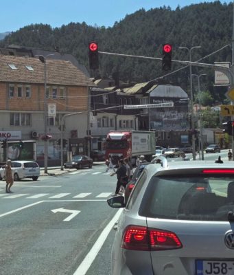 Kolaps prema Hercegovini i moru: Kilometarske kolone od Bradine do Konjica, vozači ponovo na mukama zbog semafora