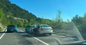 Saobraćajna nesreća u Donjoj Jablanici: U sudaru učestvovala tri vozila(FOTO)