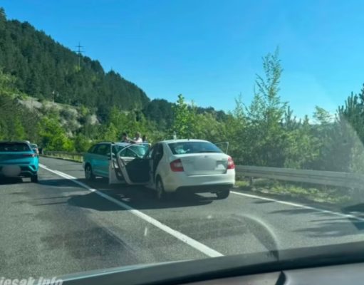 Saobraćajna nesreća u Donjoj Jablanici: U sudaru učestvovala tri vozila(FOTO)