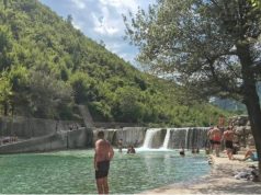Tragedija na kupalištu u Drežnici: Muškarac preminuo uprkos brzoj intervenciji mještana i Hitne pomoći