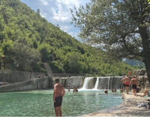 Tragedija na kupalištu u Drežnici: Muškarac preminuo uprkos brzoj intervenciji mještana i Hitne pomoći