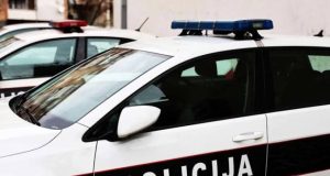 Užas u bh. gradu: U pucnjavi ubijen muškarac, žena ranjena, uhapšen napadač