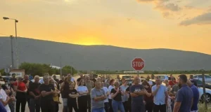 Nakon dramatičnih dana u Mostaru, mještani se okupili i poručili: “Na Uborak smeće više ne ide”