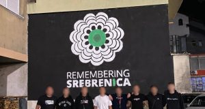 Poslali snažnu poruku sjećanja: Članovi BHFanaticosa iz Jablanice vlastitim sredstvima izradili mural posvećen Srebrenici(FOTO)