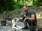 Jovan je napustio grad, građevinsku firmu i komfor, pa napravio DOM USRED ŠUME: “Pet godina nisam bio bolestan!”(VIDEO)