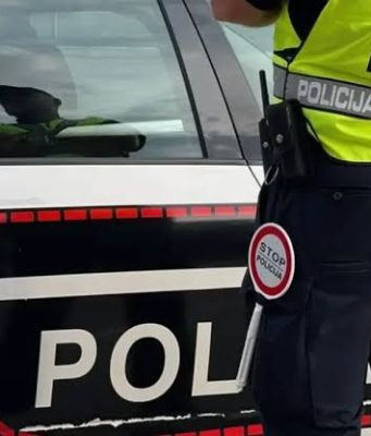 Teška saobraćajna nesreća na području Konjica: Vozač zadobio teške povrede nakon slijetanja s ceste