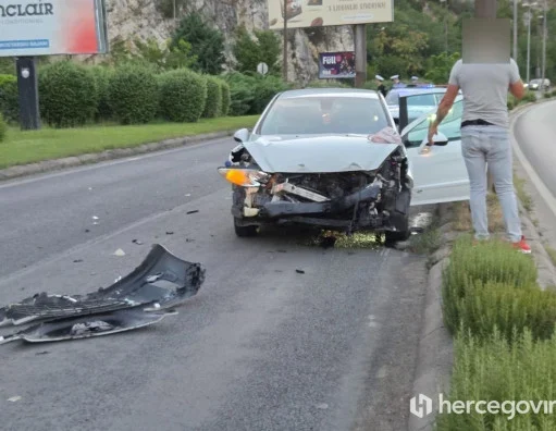 Teška saobraćajna nesreća u Mostaru: Povrijeđene dvije osobe, među njima i dijete