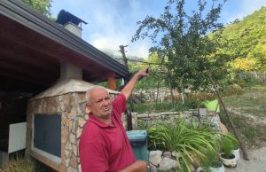 Požar došao na 300 metara do kuće Rasima Golubića: „Samo da ne siđe i s ove strane“(VIDEO)