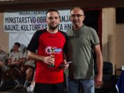 Večer za pamćenje Edisa Sarajlića: Gol u finalu, pobjednički pehar i priznanje za najboljeg igrača jubilarnog noćnog turnira u Jablanici(FOTO)