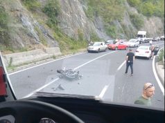 Teška saobraćajna nesreća na M-17 kod Konjica: Sudarili se kamion i motocikl, povrijeđene dvije osobe