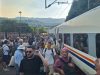Požar kod Konjica zaustavio voz na liniji Ploče – Sarajevo: Putnici nastavili autobusima(FOTO)