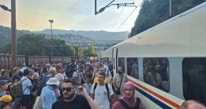 Zaustavljen voz kod Konjica: Prekinut željeznički saobraćaj između Ploča i Sarajeva(FOTO)