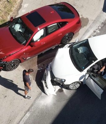 Saobraćajna nesreća u Jablanici: U sudaru učestvovala dva automobila, pričinjena materijalna šteta(FOTO)