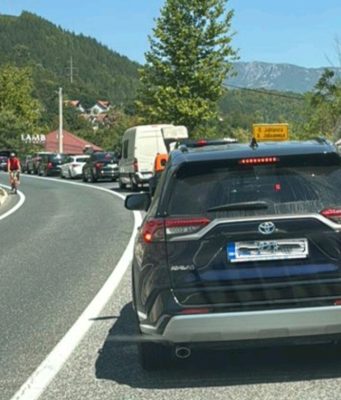Kilometarske kolone prema Jablanici: Velike gužve zabilježene na ulazu iz smjera Mostara(FOTO)