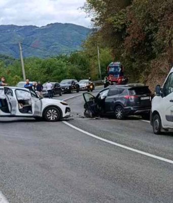 Saobraćajna nesreća na M-17 kod Ostrošca: Više osoba povrijeđeno, saobraćaj ponovo uspostavljen(FOTO)