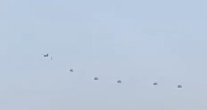 Spektakularan prizor iznad Hercegovine: EUFOR izveo padobranski desant između Mostara i Širokog Brijega(VIDEO)
