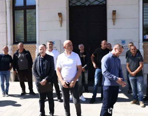 Sud presjekao u slučaju mostarskog Komunalnog: Šest otpuštenih radnika mora biti vraćeno na posao – ‘Dva mjeseca smo bili bez egzistencije'(FOTO)