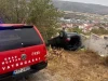 Audi sletio s ceste u Hercegovini i završio na krovu: Vozač povrijeđen, intervenirali vatrogasci i Hitna pomoć(FOTO)