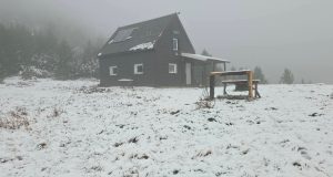 Prvi snijeg zabijelio predivnu Plasu iznad Jablanice: Pogledajte prve zimske prizore s Čvrsnice (FOTO/VIDEO)