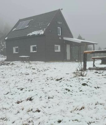 Prvi snijeg zabijelio predivnu Plasu iznad Jablanice: Pogledajte prve zimske prizore s Čvrsnice (FOTO/VIDEO)