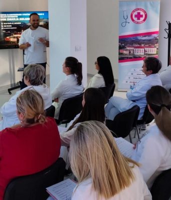 Dom zdravlja Jablanica uspostavio edukativni centar za medicinske sestre i tehničare: Kenan Nezirić održao prvo predavanje (FOTO)